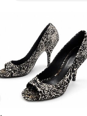 BCBG Generation Black and White Animal Print Peep Toe Heels Women’s Size 7